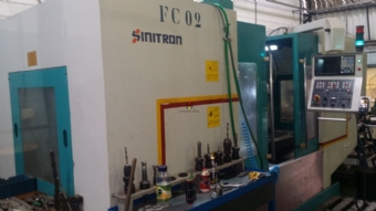 Foto: CENTRO DE USINAGEM VERTICAL SINITRON  VMC 1500 - ANO 2008