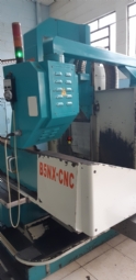 Foto: FRESADORA CNC SINITRON B5NX -1000 X 550 X 500 ANO 2003