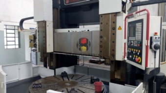 Foto: TORNO VERTICAL CNC MAMUTH  TV 2.500  DUPLA COLUNA - ANO 2009