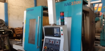 Foto: FRESADORA CNC SINITRON KAO 1500 - ANO 2007