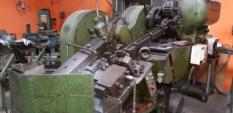 Foto: maquina de fabricar parafusos  hilgeland ch2 kh
