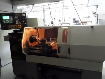 Foto: TORNO CNC ROMI - CENTUR 35III - 1000MM