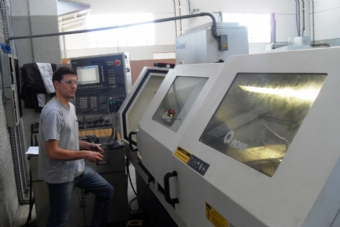 Foto: TORNO CNC ROMI -  CENTUR 35D - 1500mm -  ANO 2008