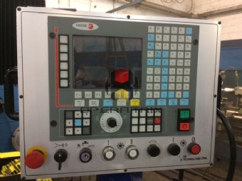 Foto: TORNO CNC VERTICAL TOS