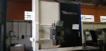 Foto: TORNO VERTICAL CNC - COM FERRAMENTA ACIONADA - HYUNDAI LV800 LM - ANO 2012