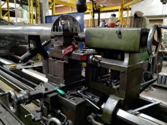 Foto: TORNO MECÂNICO ROMI MKD II 1000 X 3000MM