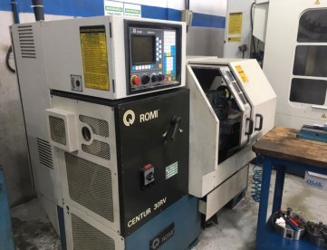 Foto: TORNO CNC ROMI - CENTUR 30RV - ANO 1996