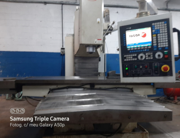 Foto: FRESADORA CNC TRAVIS  - 2000 x 850 x 710mm - ANO 2009