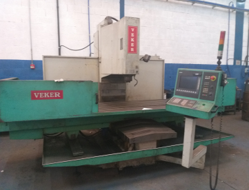 Foto: FRESADORA CNC - VEKER - VK4900 - ANO 2008 - 2500 x 850 x 840mm