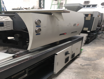 Foto: INJETORA DE PLASTICOS LS 250 TONELADAS COM SERVO MOTOR -ANO 2013