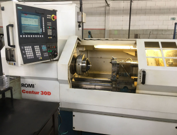 Foto: TORNO CNC - ROMI - CENTUR 30D - 1000MM - ANO 2006