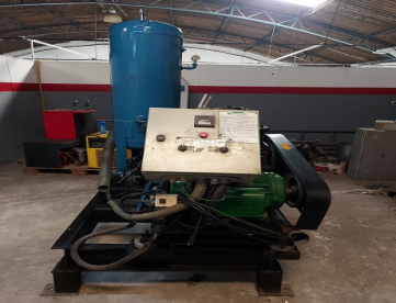 Foto: COMPRESSOR DE AR PARA ALTA PRESSÃO - MARCA ENGETANK - ANO 2008 -  33 BAR