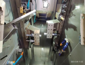 Foto: TORNO CNC CABEÇOTE MOVEL - TORNOS - SIGMA 20 - ANO 2007 - COM ALIMENTADOR DE BARRAS
