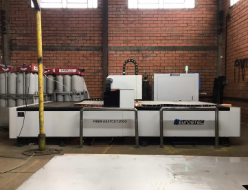 Foto: CORTE A LASER POR FIBRA ÓTICA - EUROSTEC - EASYCUT 2000 - ANO 2020