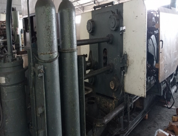 Foto: INJETORA DE ALUMINIO AGRATI 450 TONELADAS