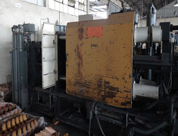 Foto: INJETORA DE ALUMINIO AGRATI 450 TONELADAS