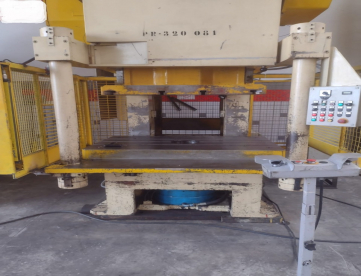 Foto: PRENSA EXCÊNTRICA FREIO FRICÇÃO GUTMANN PETF-320 TONS - MESA 1500MM X 980MM