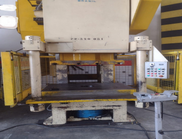 Foto: PRENSA EXCÊNTRICA FREIO FRICÇÃO GUTMANN PETF-320 TONS - MESA 1500MM X 980MM