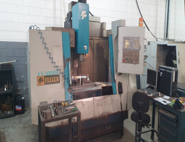 Foto: CENTRO DE USINAGEM VERTICAL FEELER FV1000 -ANO 2000