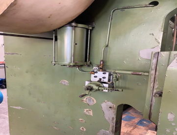 Foto: DOBRADEIRA MECÂNICA NEWTON 150/200 TONS X 3000MM