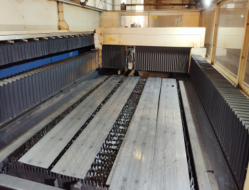 Foto: CORTE LASER - TRUMPF - L3030 - 3200W - ANO 2006