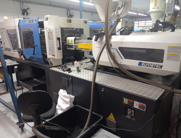 Foto: INJETORA DE PLASTICOS SERVO MOTOR -BOLE 170EK II -ANO 2017