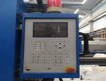 Foto: INJETORA DE PLÁSTICOS STEELMACH 530T ANO 2017 (SERVOMOTOR) + ROBÔ DALMASHIO - ANO 2018