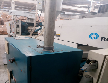 INJETORA DE PLÁSTICOS ROMI VELOX 300T ANO 2005 + ROBÔ STAR SEIKI ESW800II - ANO 2020