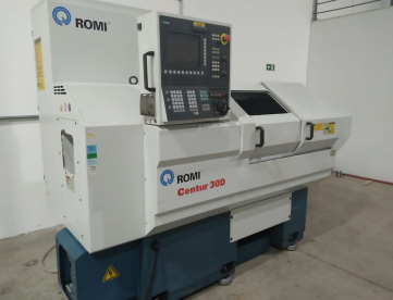 Foto: TORNO CNC - ROMI - CENTUR 30D - ANO 2009 - 430 x 500 MM + ARMÁRIO COM FERRAMENTAS