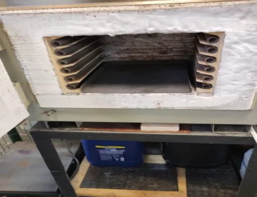 Foto: FORNO PARA TÊMPERA + TANQUE DE ÓLEO E TENAZ