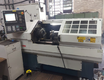 TORNO CNC - ROMI - CENTUR 30D - ANO 2007 - 430 X 1000MM - COMANDO SIEMENS