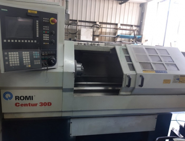 TORNO CNC - ROMI - CENTUR 30D - 430 x 1000MM - ANO 2008 - PLACA PNEUMÁTICA