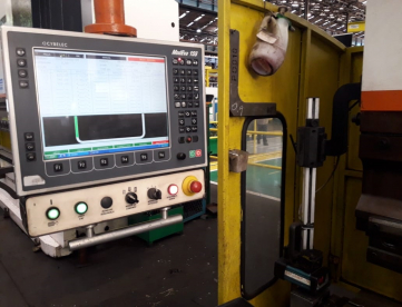 Foto: DOBRADEIRA CNC HIDRAULICA NEWTON PSH  25040 -6 EIXOS -4000 X 12MM -250 TONELADAS -ANO 2010