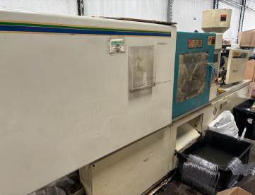 Foto: INJETORA DE PLÁSTICOS - LK MACHINERY - POTENZA 130 TONELADAS - ANO 2007