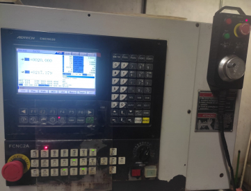 Foto: TORNO CNC - ROMI - COSMOS 10G
