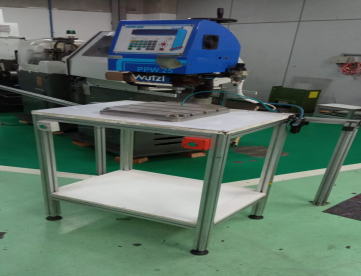 Foto: MÁQUINA DE GRAVAÇÃO - PUNCIONADEIRA WUTZL PPW25 -ACOMPANHA BANCADA DE ALUMINIO - ANO 2005