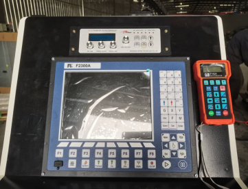 Foto: MÁQUINA DE CORTE A PLASMA E OXICORTE CNC - LEEDER - MESA DE ÁGUA - ANO 2022 - 1.500 x 3.000MM
