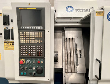 Foto: CENTRO DE TORNEAMENTO - ROMI - GL170G - TIPO GANG - ANO 2011 - MÁQUINA TODA REVISADA