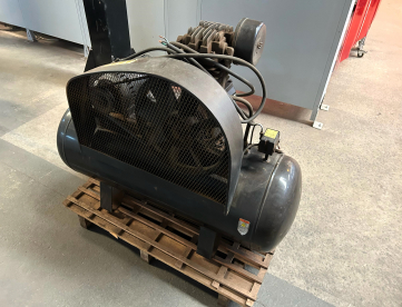 Foto: COMPRESSOR PARAFUSO SCHULZ – 5 HP – ANO 2013