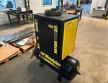 Foto: COMPRESSOR PARAFUSO METALPLAN – 10 HP – ANO 2009