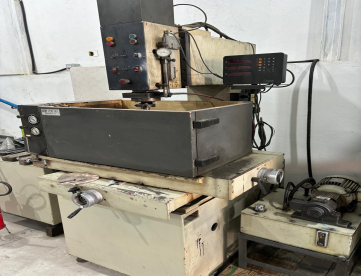 Foto: ELETROEROSÃO DE PENETRAÇÃO - ENGESPARK - EDM 700 MC - 360 x 230 x 360mm