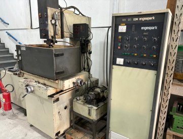Foto: ELETROEROSÃO DE PENETRAÇÃO - ENGESPARK - EDM 700 MC - 360 x 230 x 360mm