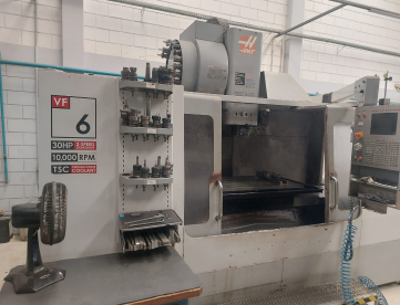 Foto: CENTRO DE USINAGEM VERTICAL - HAAS - VF-6B/40 - ANO 2006 - 1800 x 1100 x 800 MM