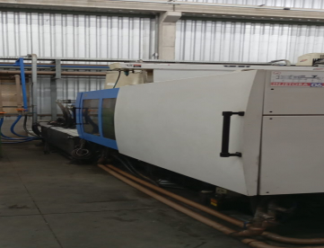 Foto: INJETORA DE PLÁSTICOS HAITIAN SA4700 ANO 2008 + ROBÔ STARSEIKI ES-1200II ANO 2020