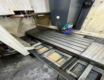 Foto: CENTRO DE USINAGEM VERTICAL - DMG MORI - 1035V - ANO 2010 - 1035 x 560 x 510 MM
