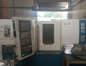 Foto: CENTRO DE TORNEAMENTO ROMI GL280 - 280MM X 540MM - ANO 2014