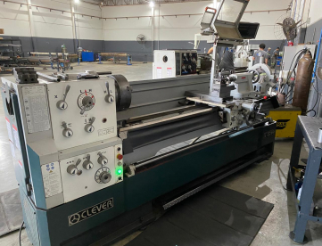 Foto: TORNO MECÂNICO CLEVER L-2280 N - 560MM X 2000MM - ANO 2022 COM NR12