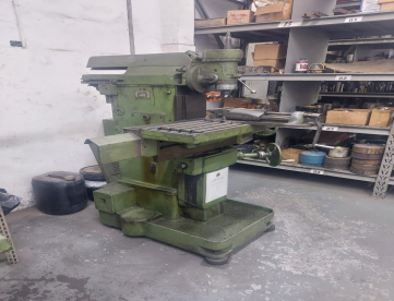Foto: LOTE RF 0023 - FRESADORA MECÂNICA  - KOMUNARAZ
