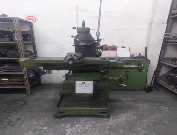 Foto: LOTE RF 0023 - FRESADORA MECÂNICA  - KOMUNARAZ