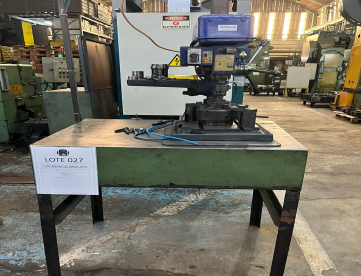 Foto: LOTE RF 0027 - FURADEIRA DE BANCADA - MANROD - MR726